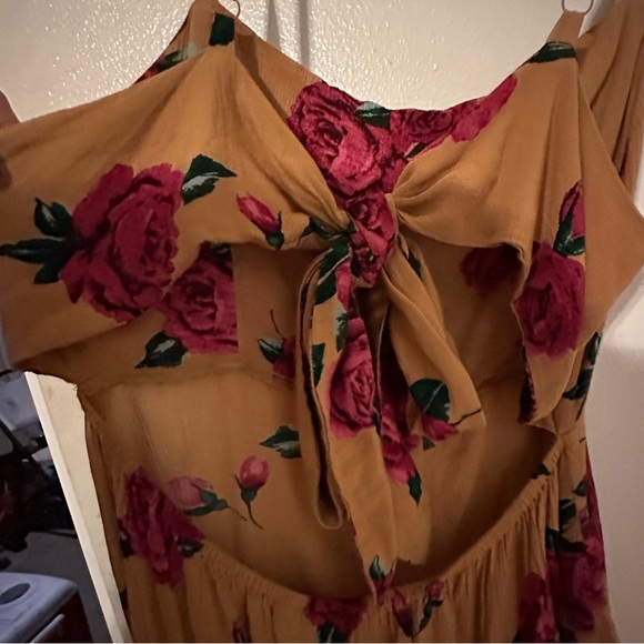 Volcom dress or swimsuit cover up - Picture 8 of 9